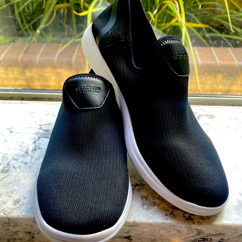 Womens Kenneth Cole Reaction slip ons Size 8